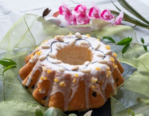 Lukrowana baba drożdżowa (ok. 300g)