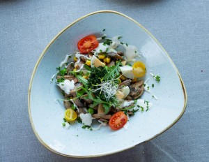 Sałatka pieczarkowa z jajami (1 kg)