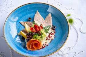 Slices of smoked trout with caper sauce (9 pln/60g)