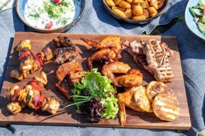 Żeberka w glazurze miodowo–musztardowej (200g) - zamówienie minimalne 5 porcji